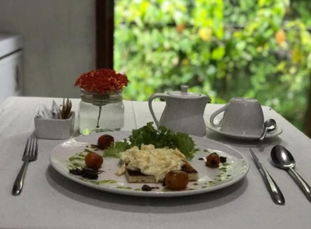 Tapa Tepi Kali Canggu Hotel Luaran gambar